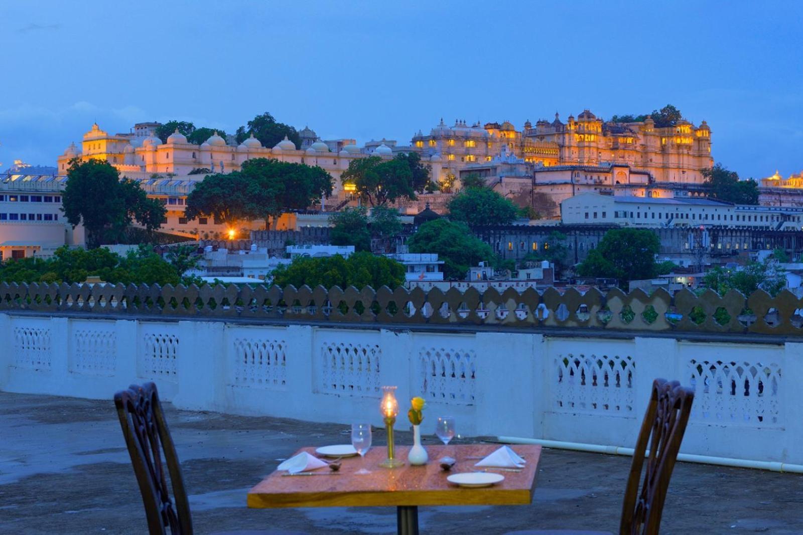 Hotel Aaram Mahal By Pachar Group Udaipur Exterior foto