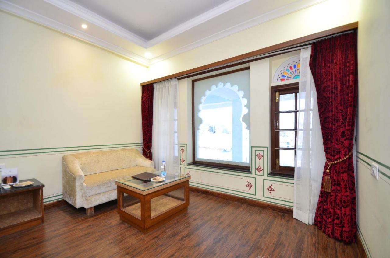 Hotel Aaram Mahal By Pachar Group Udaipur Exterior foto