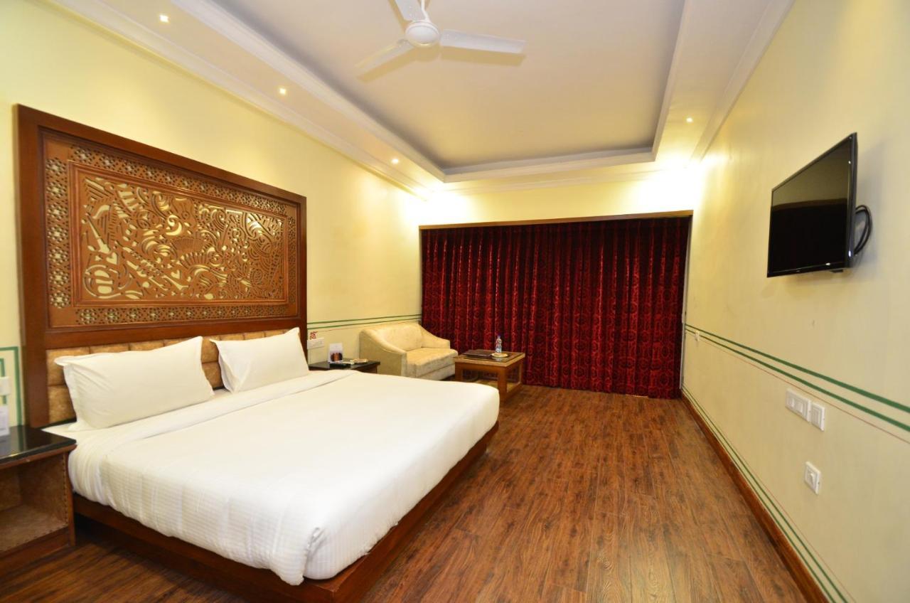Hotel Aaram Mahal By Pachar Group Udaipur Exterior foto